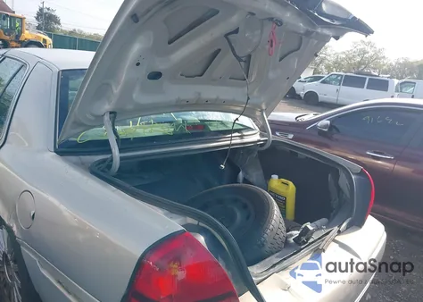 2010 Mercury Grand Marquis Ls (Fleet Only) z USA, uszkodzony, nr VIN 2MEBM7FV6AX622919